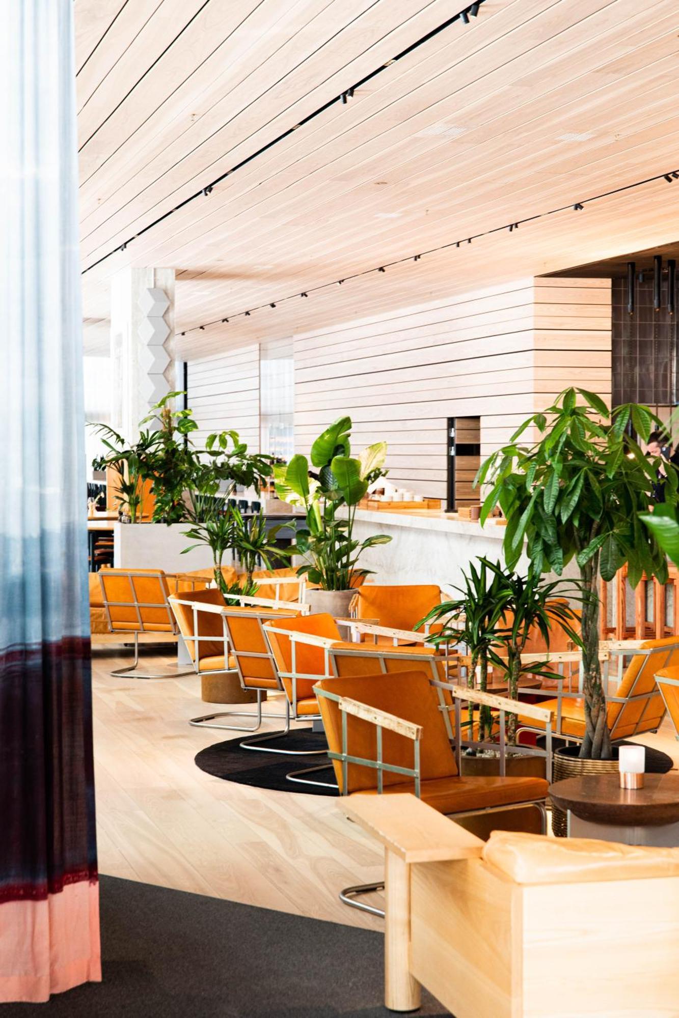 Nordic Light Hotell 4*
