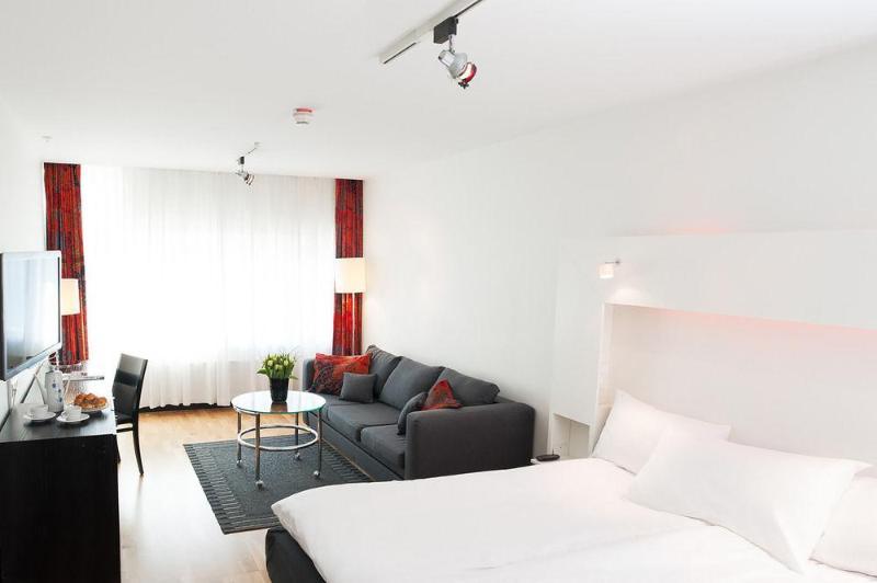 Nordic Light Hotell 4*